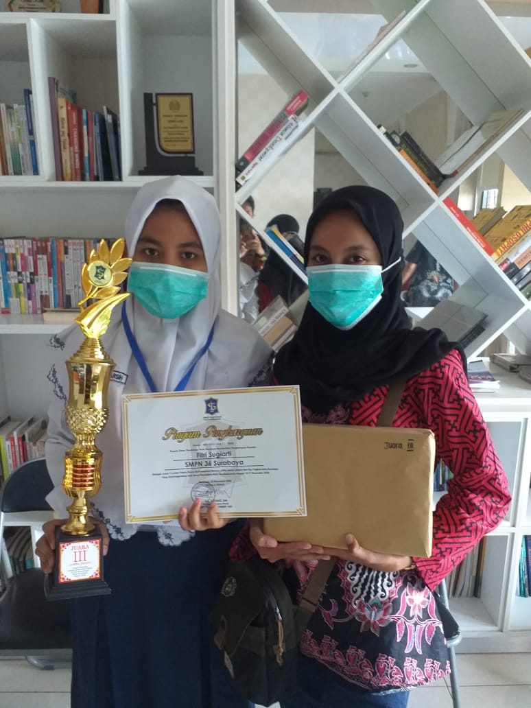 Fitri Sugiarti juara 3 lomba pidato tingkat kota Surabaya